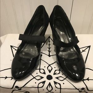 Patent leather & suede black pumps by DKNYC sz 8